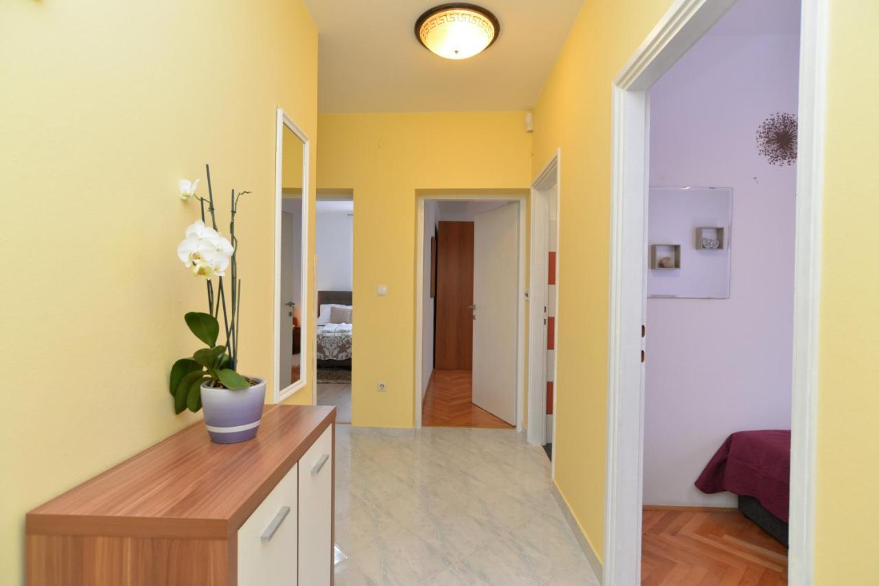 Apartments Violete 742 Pula Bagian luar foto