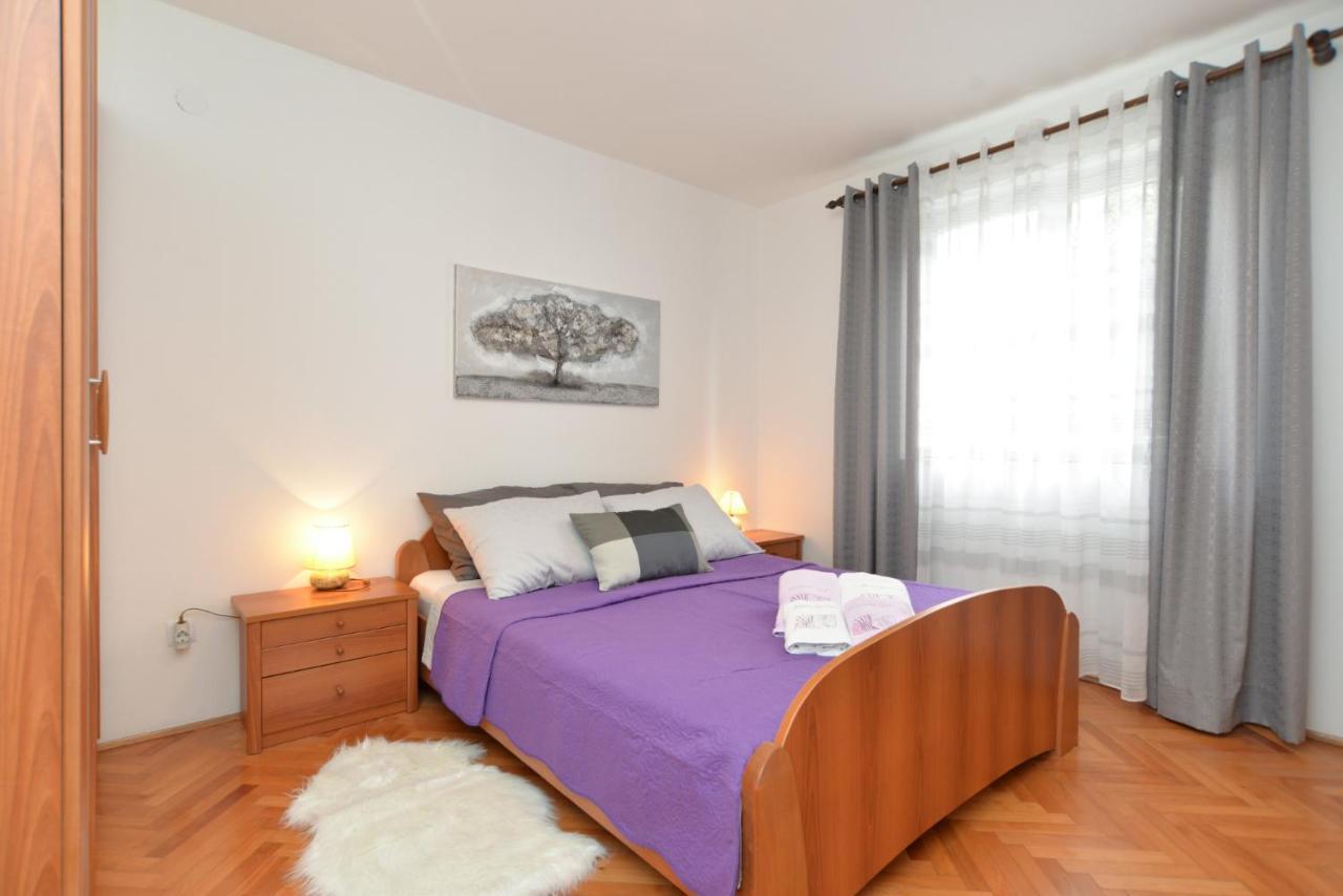 Apartments Violete 742 Pula Bagian luar foto